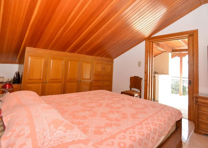 Agios Konstantinos Peaceful Beach 3Bdr Apartment