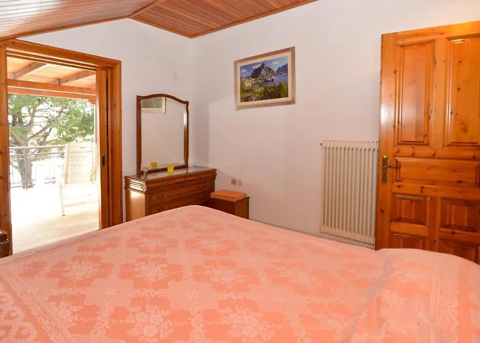 Agios Konstantinos Peaceful Beach 3Bdr Apartment