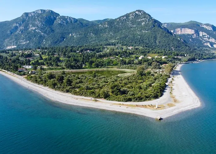 Agios Konstantinos Peaceful Beach 3Bdr Apartment